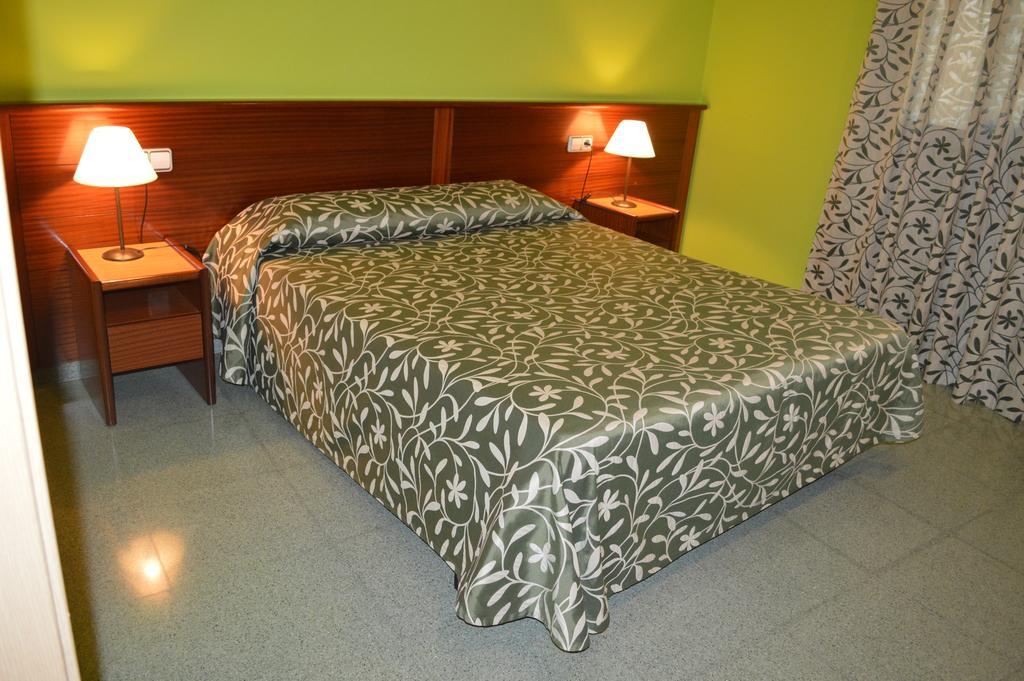 Hotel Don Pelayo Arbos Екстер'єр фото