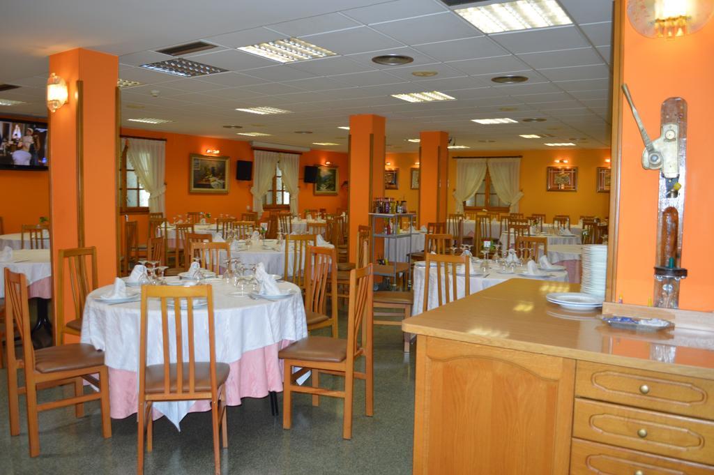 Hotel Don Pelayo Arbos Екстер'єр фото