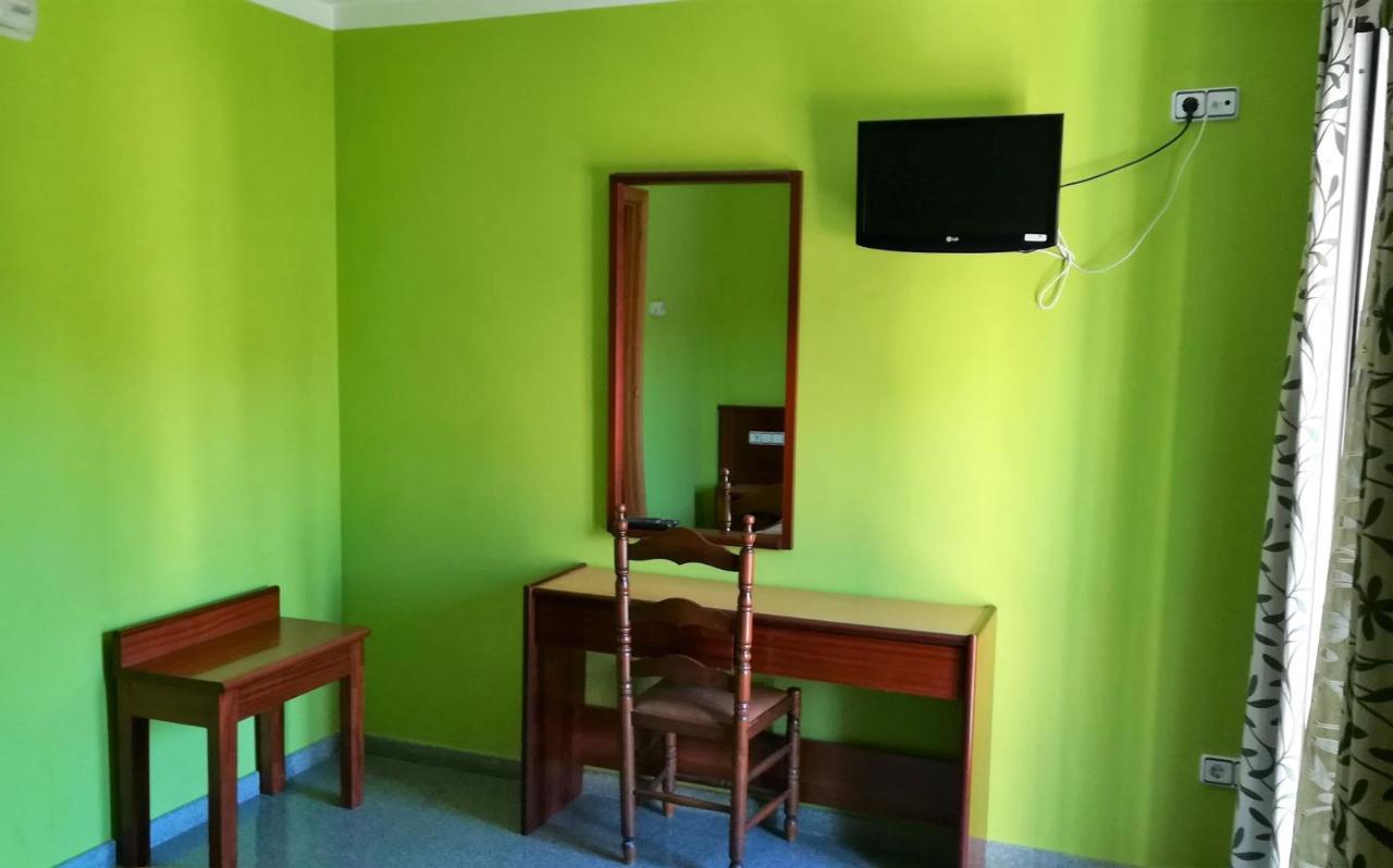 Hotel Don Pelayo Arbos Екстер'єр фото